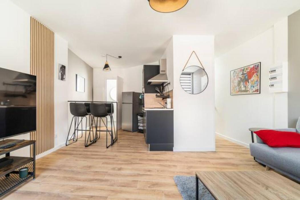 Voyage En Duplex En Hyper Centre Apartment วาลองเซียนส์ ภายนอก รูปภาพ